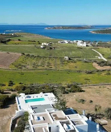 The Meltemi House, On The Outskirts Of Naousa Holiday home Ambelas